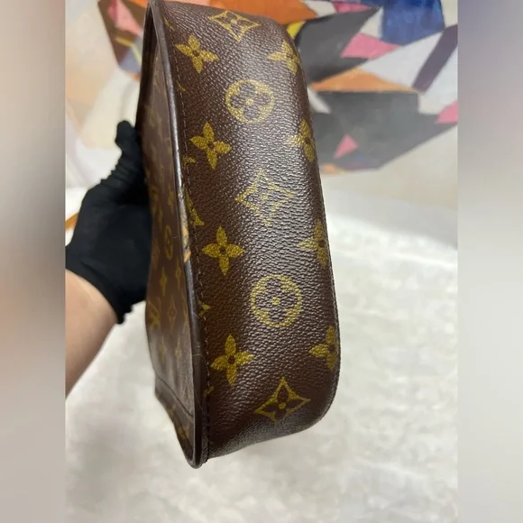 *FLASH SALE* LOUIS VUITTON-LP0952 Saint Cloud Crossbody Monogram Canvas - Picture 3 of 16